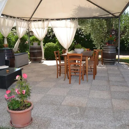 La Mimosa Guest house 2*