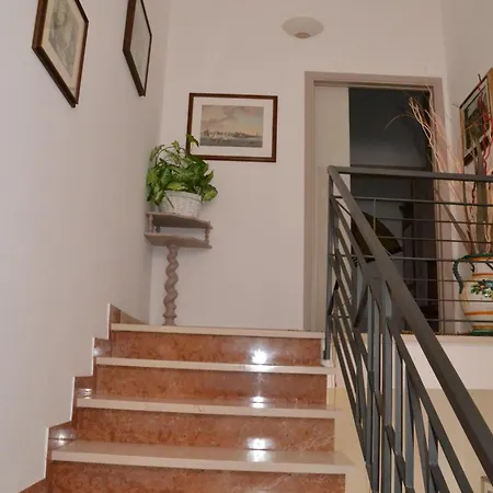 La Mimosa Guest house 2*