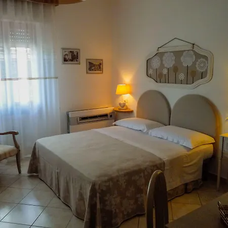 La Mimosa Πανσιόν 4*